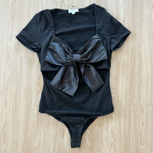 Petal & pup stain bow bodysuit nwot - Picture 6 of 6
